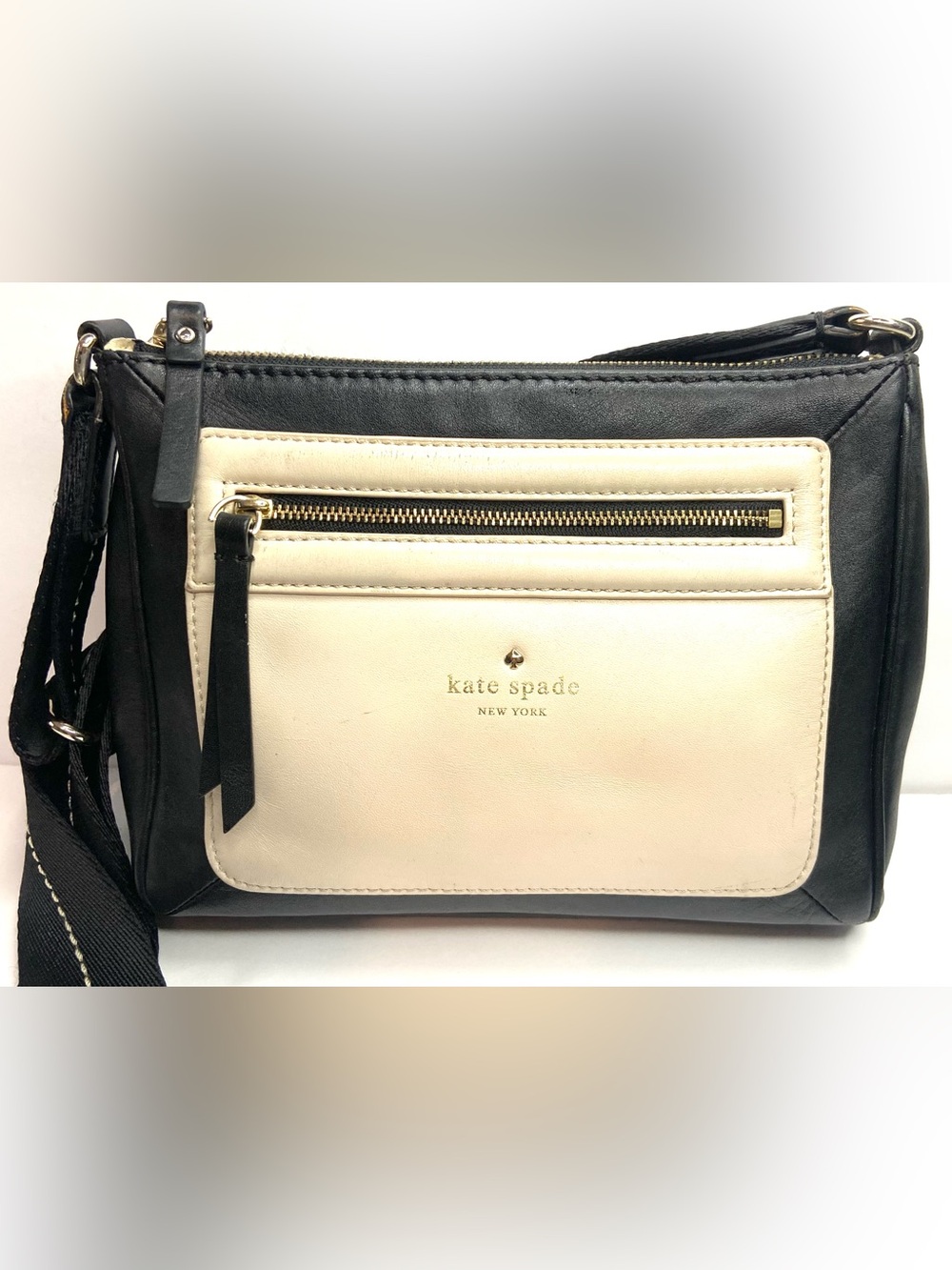 kate spade STORY BOOK lining two-Tone Black and Cream Leather bag, stains inside
